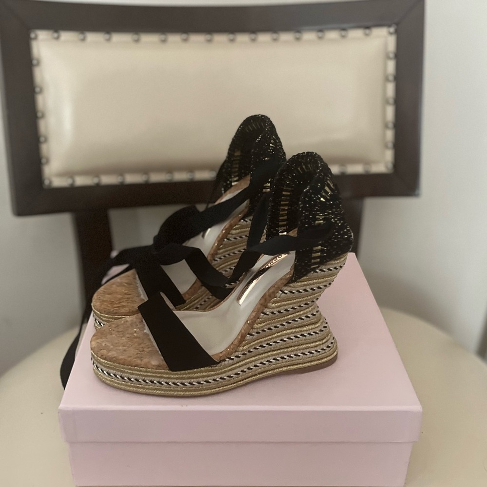 Sophia Webster Black and Gold Wedges